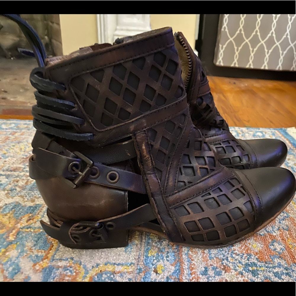 Freebird Skylar Bootie sz 7